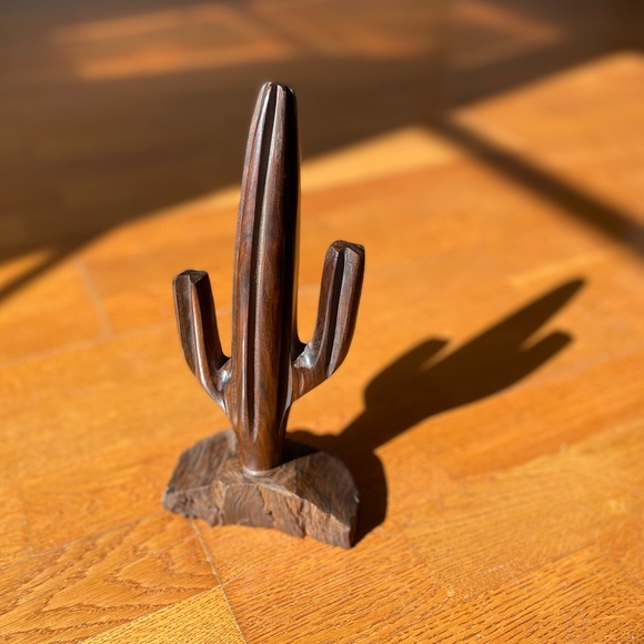 Hard wood cactus - Picture 3 of 3